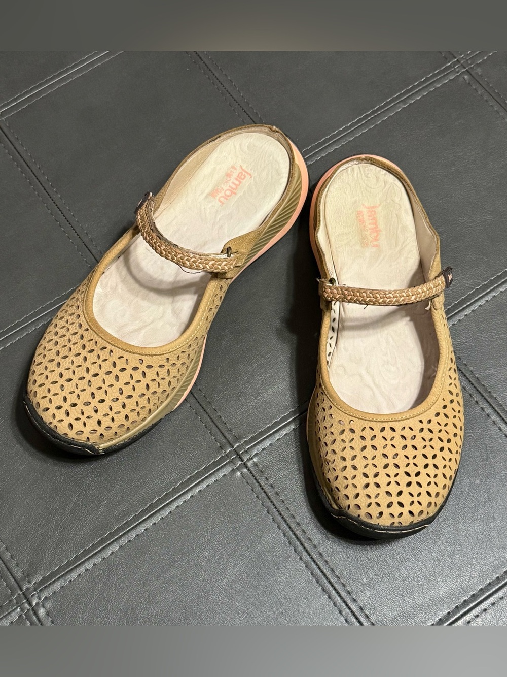Jambu Mary Jane Tan with Peach Mule w/Adjustable Top Strap 9.5M